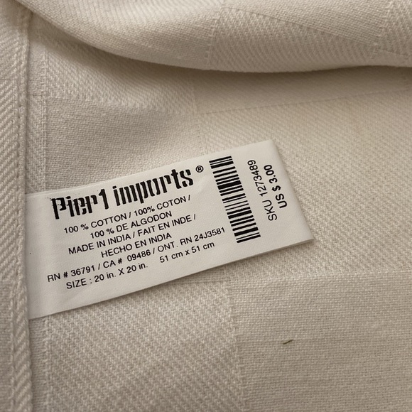 Pier 1 Imports - Set of 4 Napkins and World Market Set of 2 Napkins - Picture 4 of 9